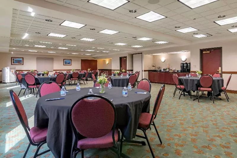 Otel Comfort Inn & Suites Lake George