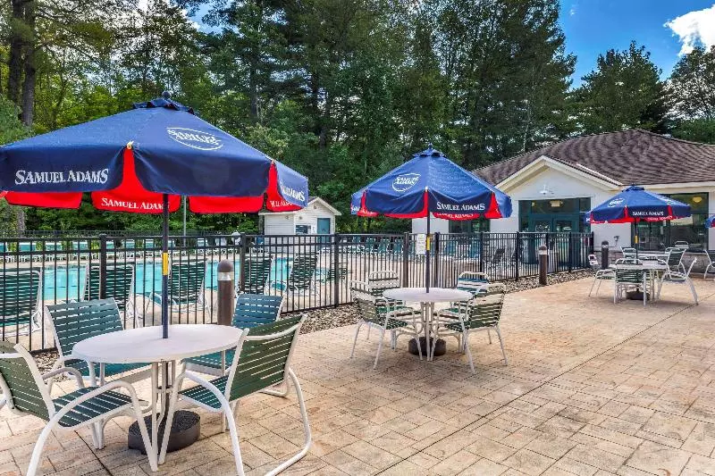 Otel Comfort Inn & Suites Lake George