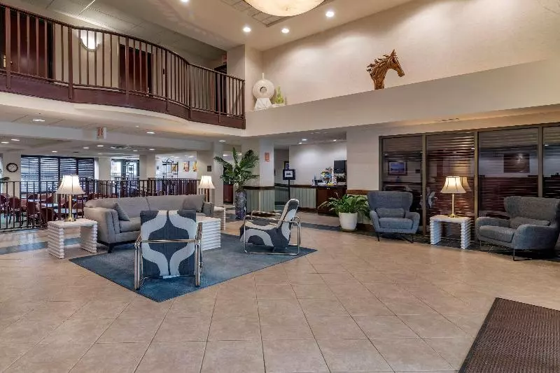 Otel Comfort Inn & Suites Lake George