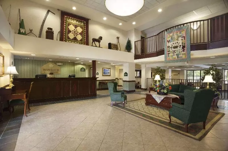 Otel Comfort Inn & Suites Lake George