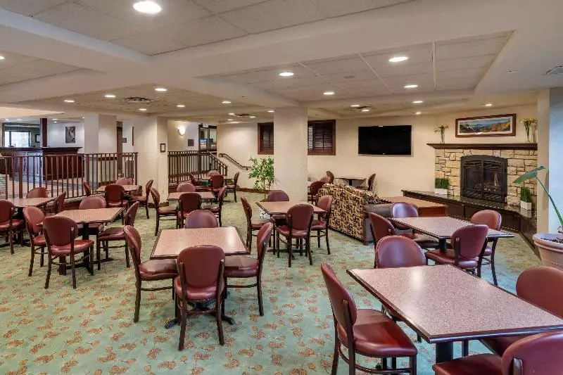 Otel Comfort Inn & Suites Lake George