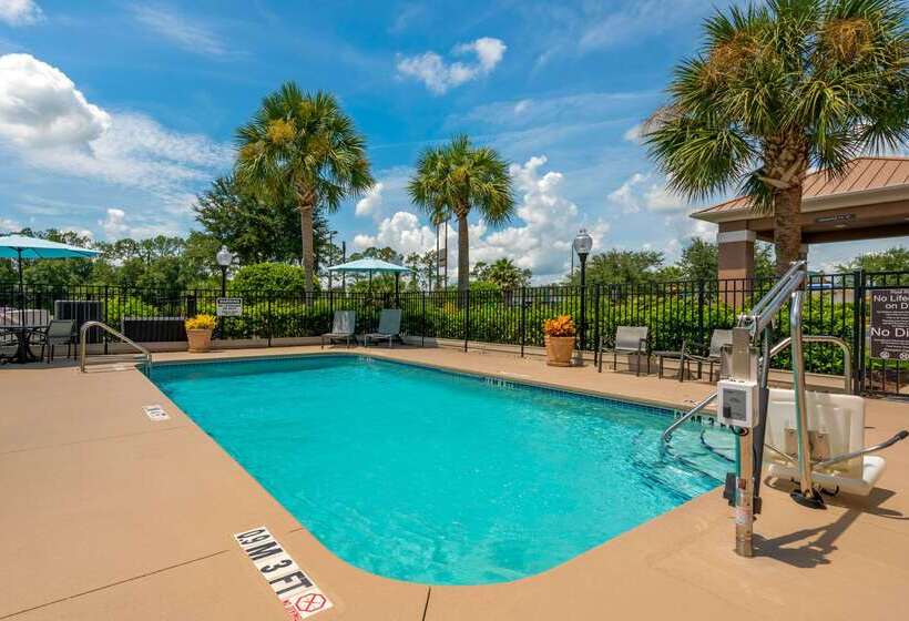 ホテル Comfort Inn & Suites Wildwood The Villages