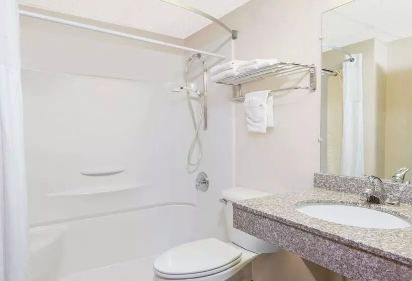 ホテル Days Inn By Wyndham Great Bend