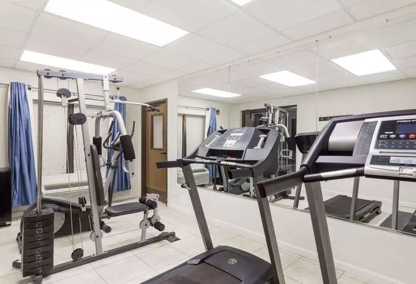 בית מלון כפרי Jesup Inn & Suites