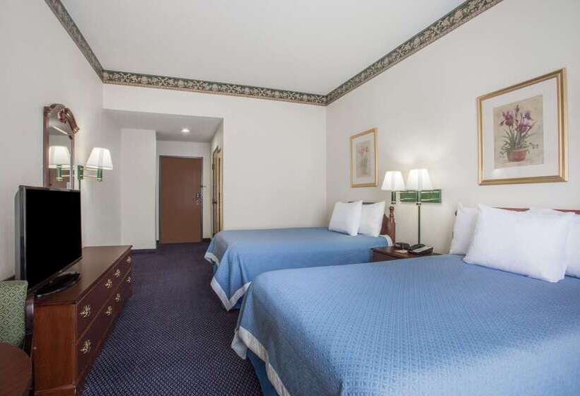 Отель Jesup Inn & Suites