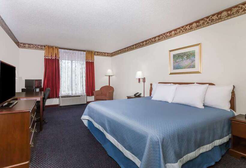 Отель Jesup Inn & Suites