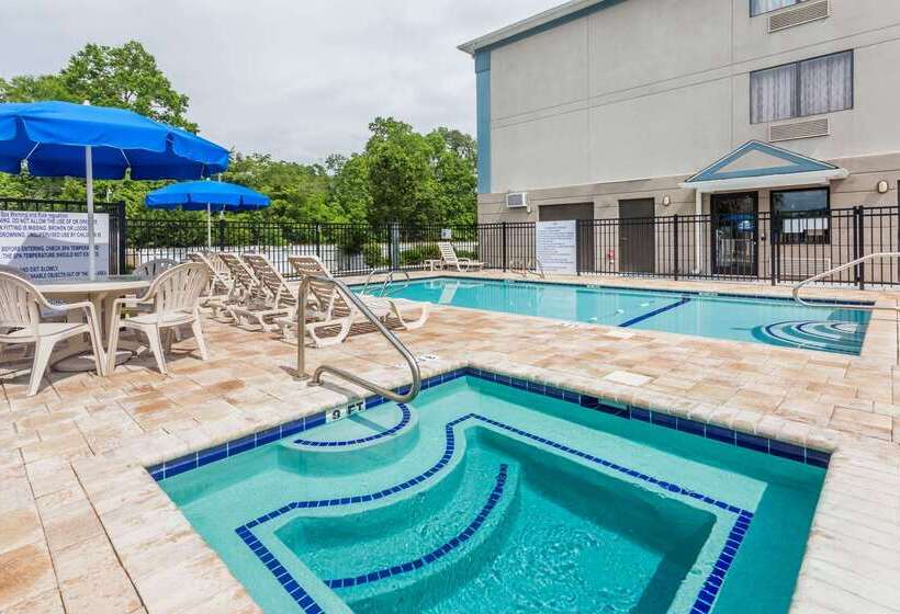 Отель Jesup Inn & Suites