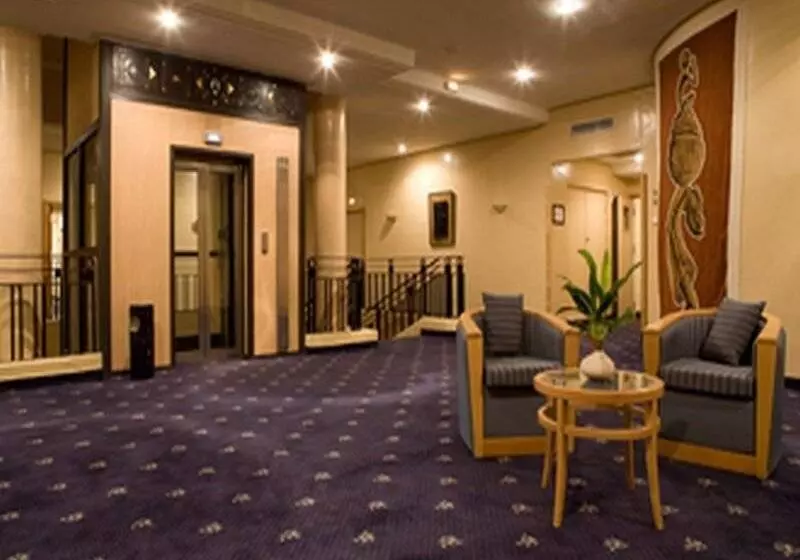 Отель Grand  Bamako