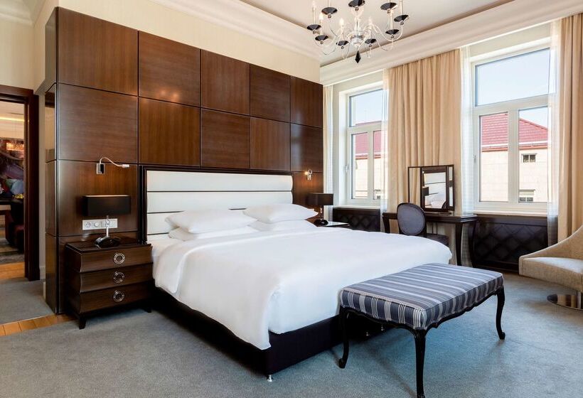 Grand Hotel Vilnius, Curio Collection By Hilton