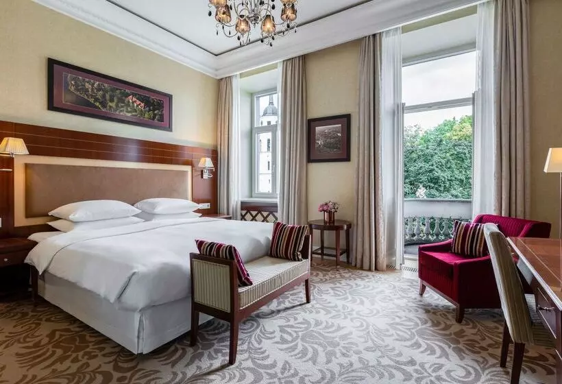 Grand Hotel Vilnius, Curio Collection By Hilton