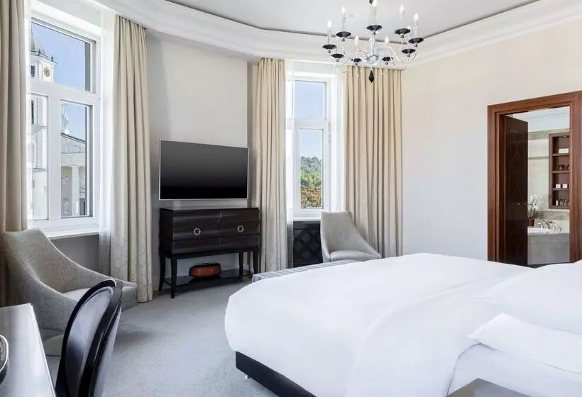 Grand Hotel Vilnius, Curio Collection By Hilton