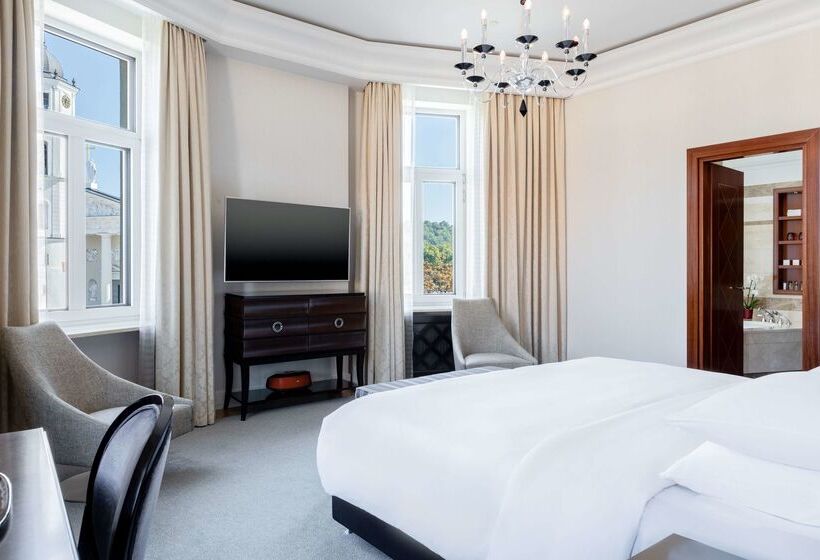 Grand Hotel Vilnius, Curio Collection By Hilton