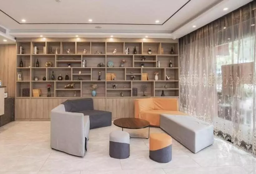 Отель Green Tree Inn Nanjing Xinjiekou Wangfu Avenue