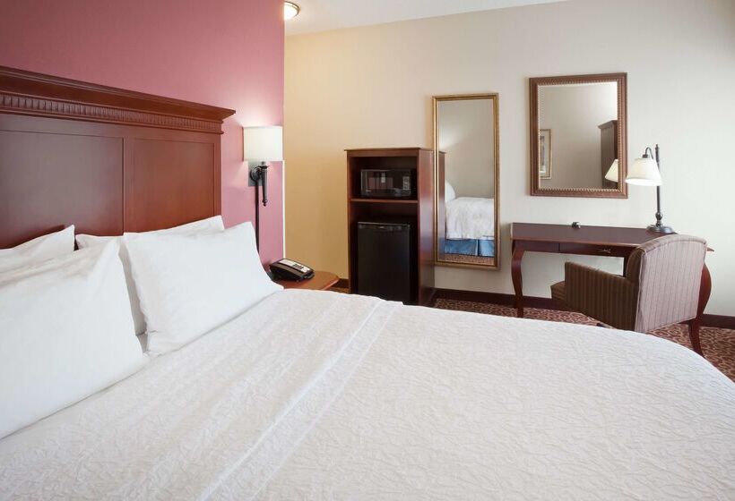 בית מלון כפרי Hampton Inn Fairmont