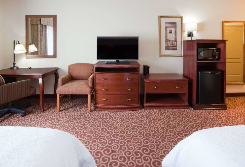 בית מלון כפרי Hampton Inn Fairmont