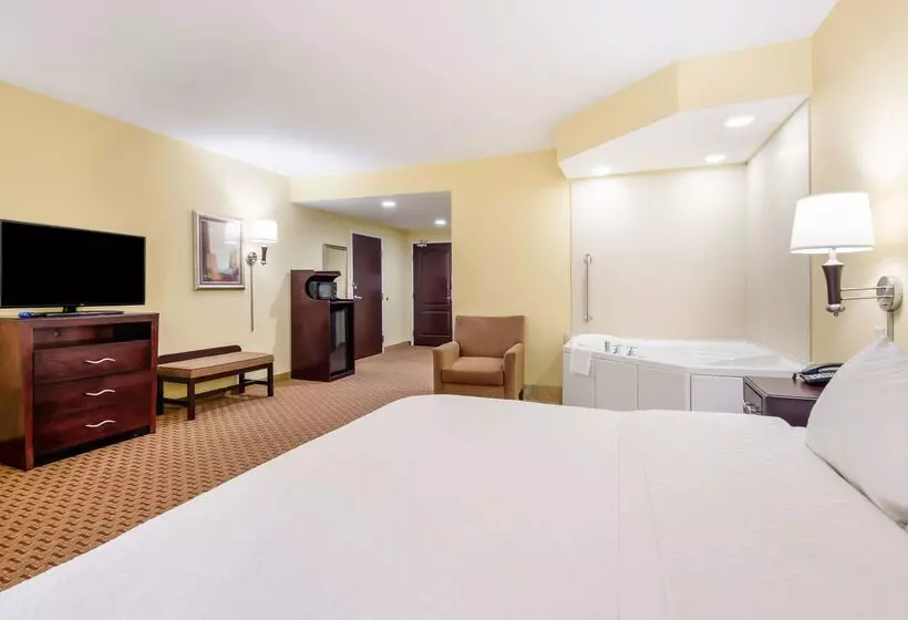 Отель Hampton Inn Galax
