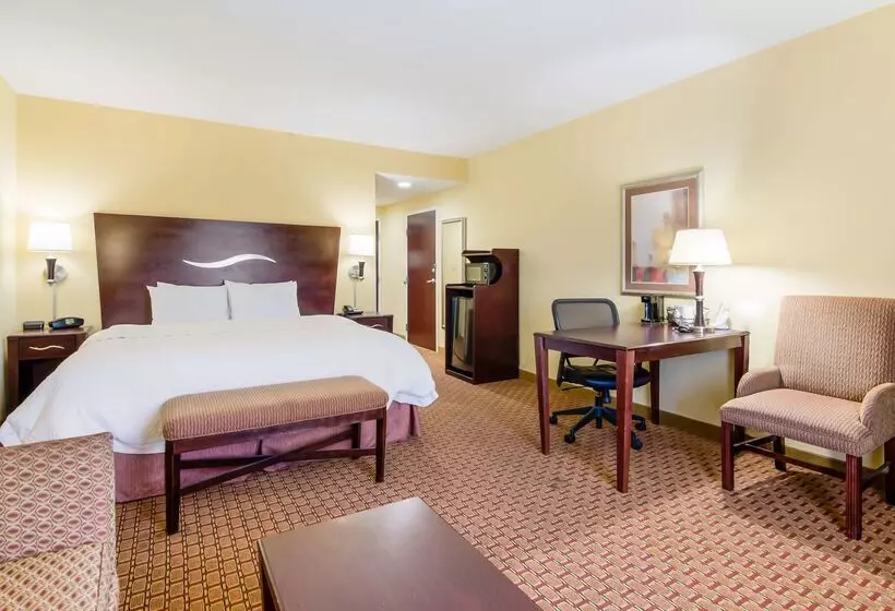 Отель Hampton Inn Galax