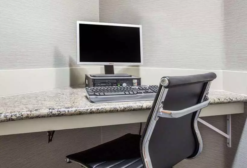 Отель Hawthorn Suites By Wyndham Livermore