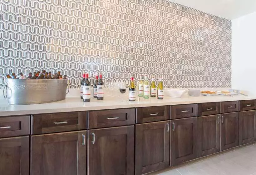 Отель Hawthorn Suites By Wyndham Livermore