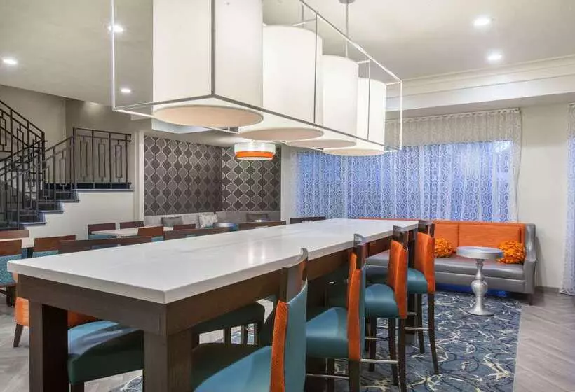 Отель Hawthorn Suites By Wyndham Livermore