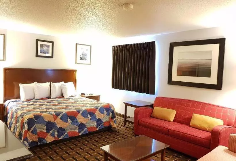 酒店 Le Mars Inn And Suites