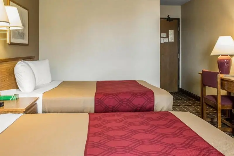 ホテル Le Mars Inn And Suites