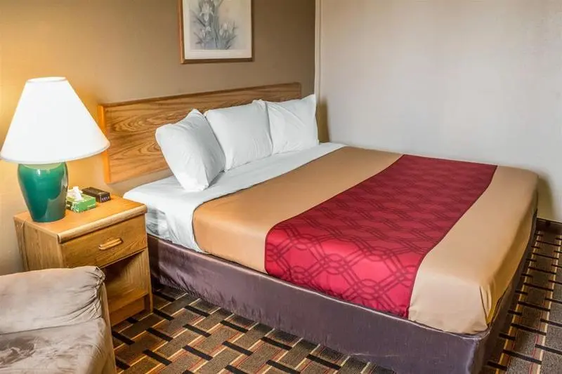 ホテル Le Mars Inn And Suites