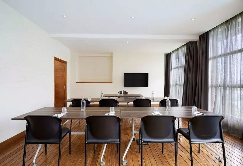 Radisson Hotel Tamboho Waterfront Antananarivo