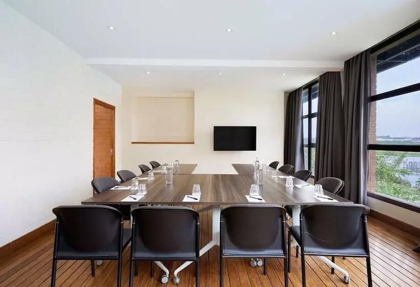 Radisson Hotel Tamboho Waterfront Antananarivo