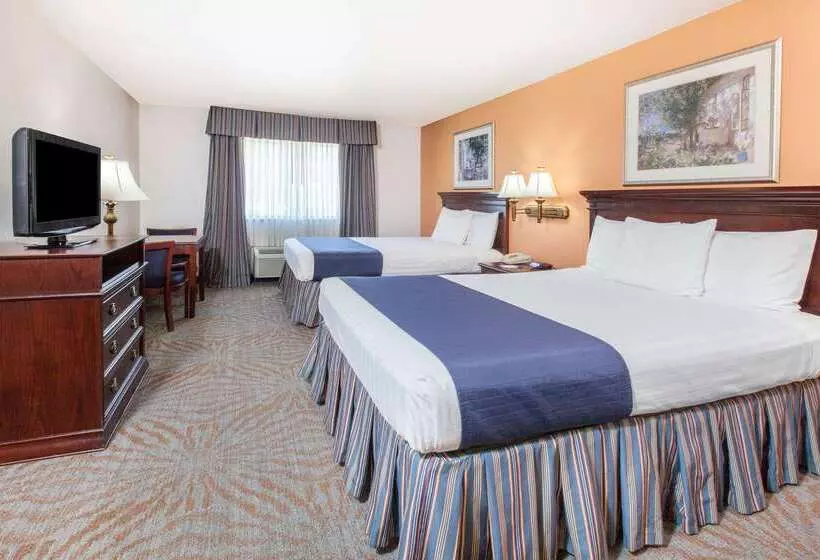 ホテル Super 8 By Wyndham Lubbock West