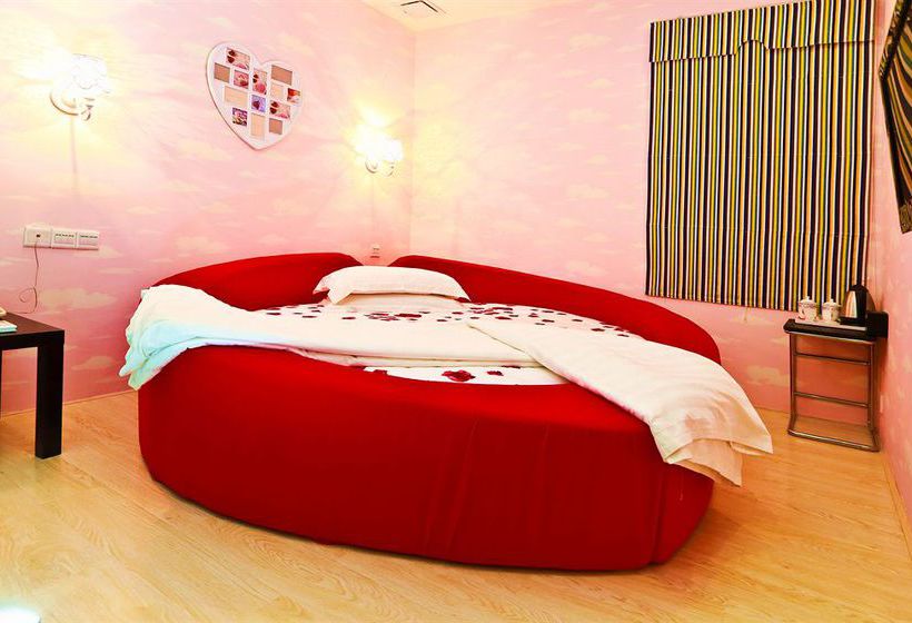 בית מלון כפרי Tavernew