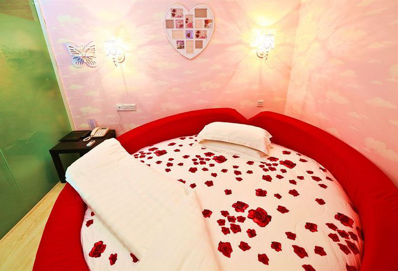 בית מלון כפרי Tavernew