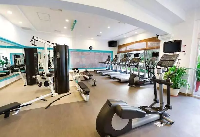 Plaza Hotel And Suites