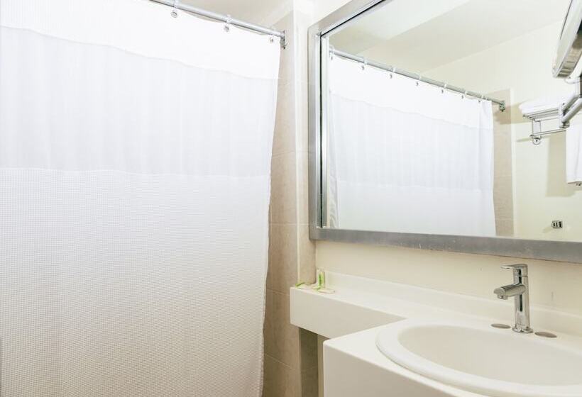 Plaza Hotel And Suites