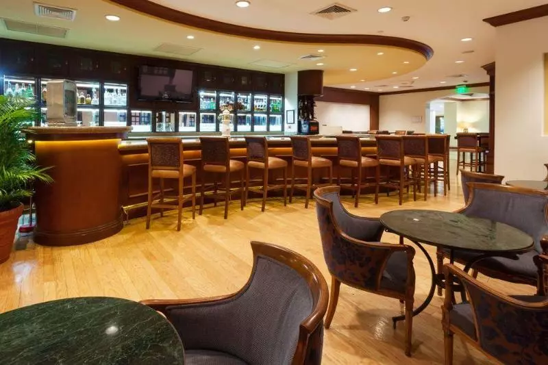 Plaza Hotel And Suites