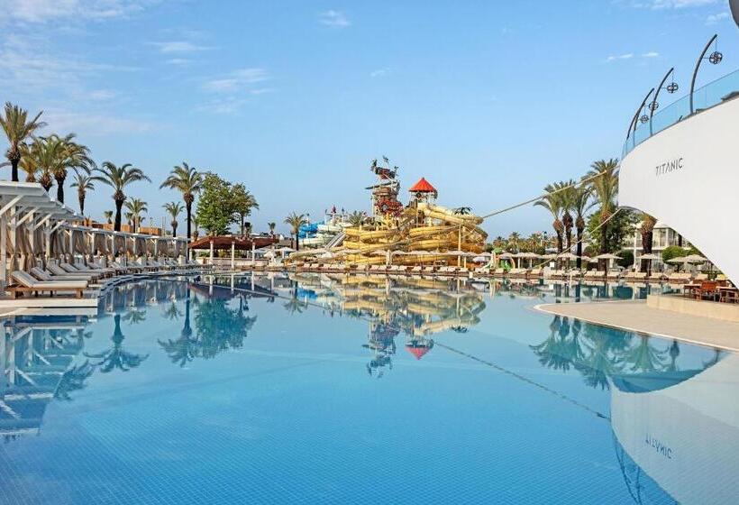 استراحتگاه Titanic Deluxe Lara