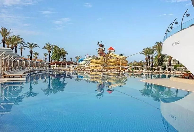 استراحتگاه Titanic Deluxe Lara