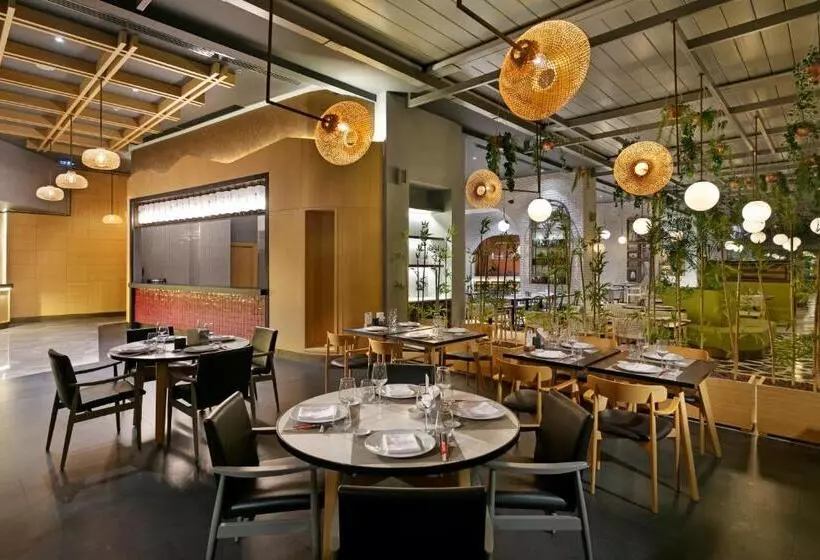 استراحتگاه Titanic Deluxe Lara