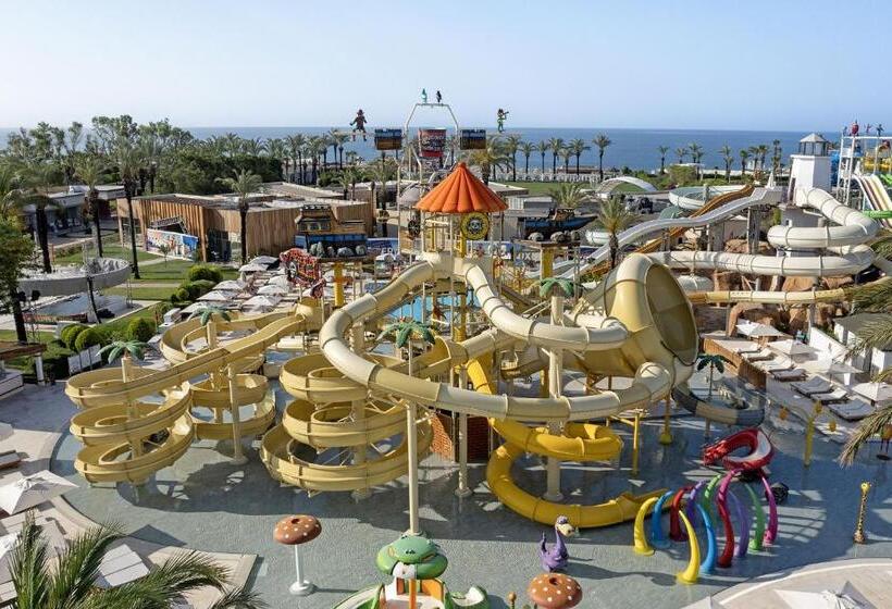 استراحتگاه Titanic Deluxe Lara