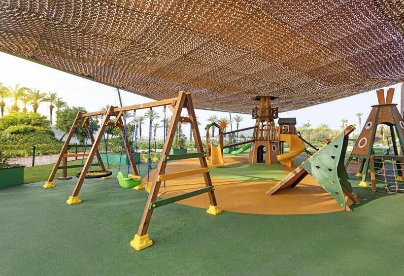 استراحتگاه Titanic Deluxe Lara