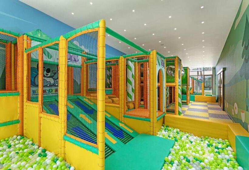 استراحتگاه Titanic Deluxe Lara