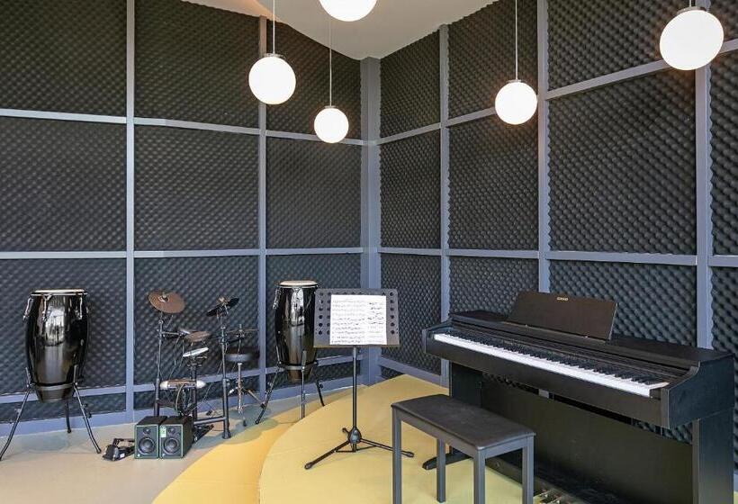 استراحتگاه Titanic Deluxe Lara