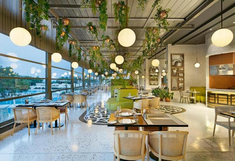 استراحتگاه Titanic Deluxe Lara