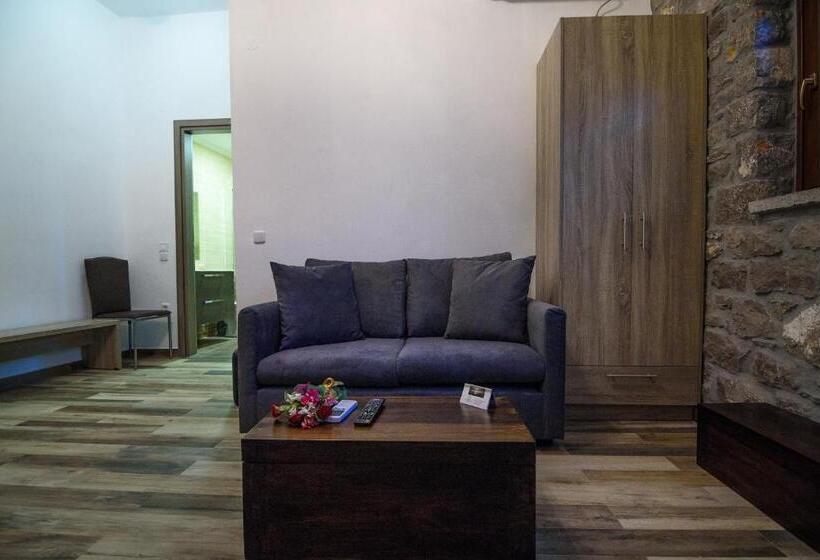 Avgonima All Seasons