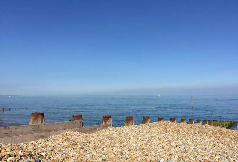 Hotelli Coast Guest House