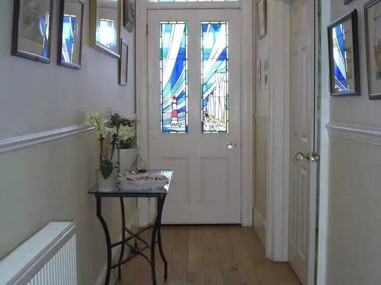 Hotelli Coast Guest House