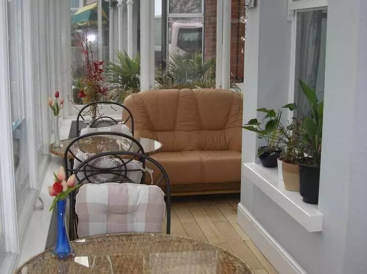 Hotelli Coast Guest House