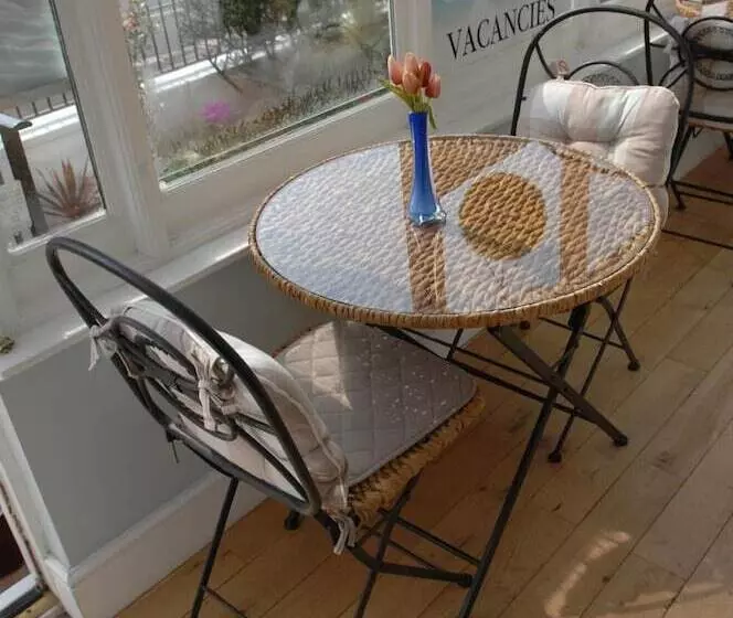 Hotelli Coast Guest House