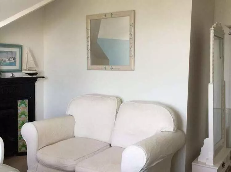 Hotelli Coast Guest House