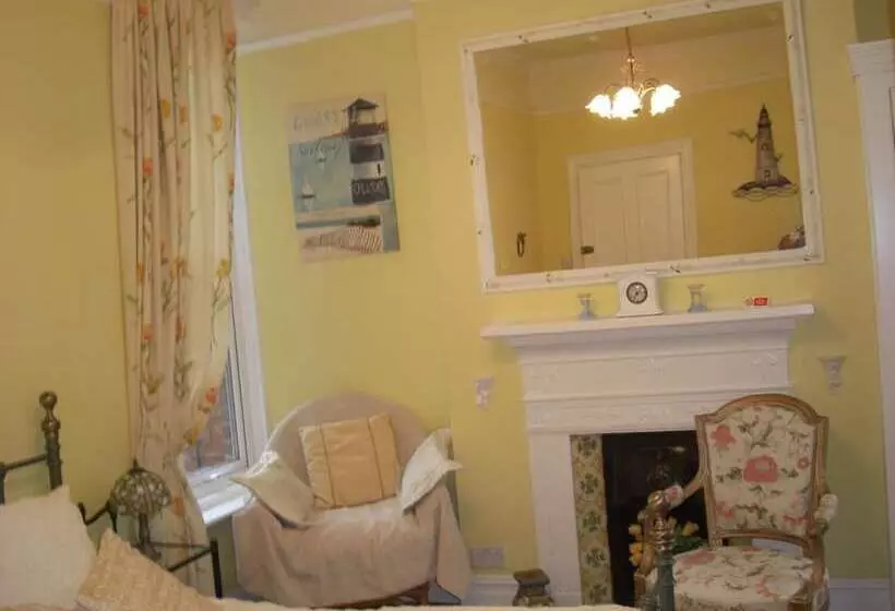 Hotelli Coast Guest House